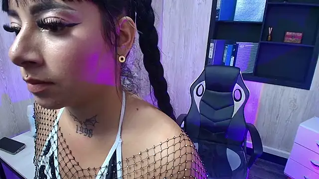 brithny bratz  online show from 03.24.26