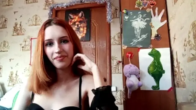 Snapshot of SirenFrost chatting on 04.17.26 SirenFrost online show from 04.17.26