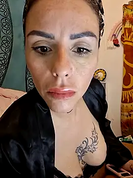 Snapshot of chiquitilla41 chatting on 05.16.26 chiquitilla41 online show from 05.16.26