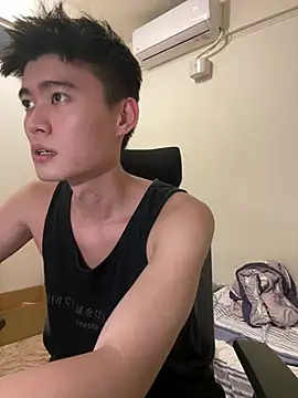 Snapshot of CalvinHY chatting on 06.26.26 CalvinHY online show from 06.26.26