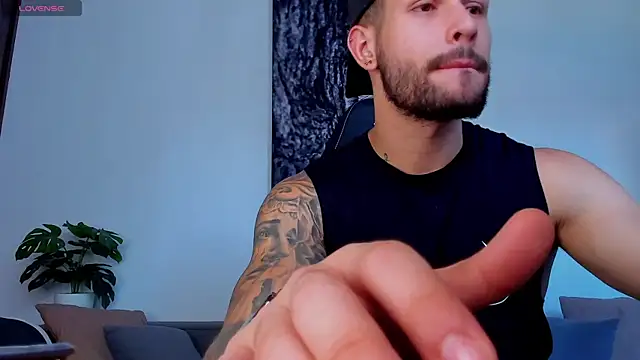 Snapshot of Santos_ramirez1 chatting on 06.11.26 Santos ramirez1 online show from 06.11.26