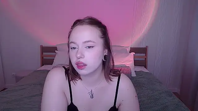 Snapshot of SelenaLily chatting on 04.01.26 SelenaLily online show from 04.01.26
