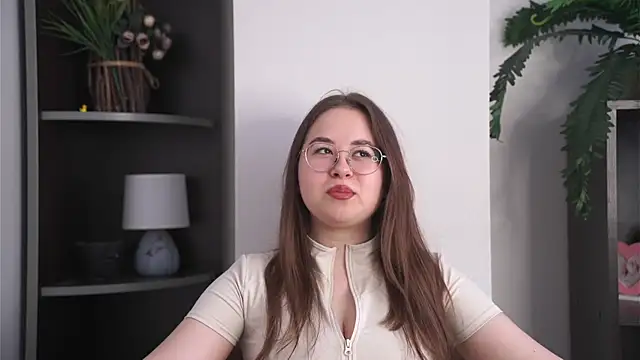 TiffaneySpikes online show from 03.24.26