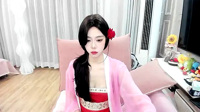 Snapshot of jolie_33 chatting on 03.26.26 jolie 33 online show from 03.26.26