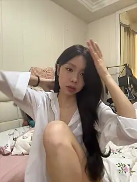 Snapshot of jolie_33 chatting on 04.29.26 jolie 33 online show from 04.29.26