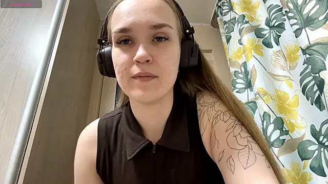 Snapshot of DenitaSpace chatting on 04.21.26 DenitaSpace online show from 04.21.26