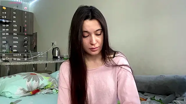 Snapshot of AureaMaggi chatting on 04.20.26 AureaMaggi online show from 04.20.26