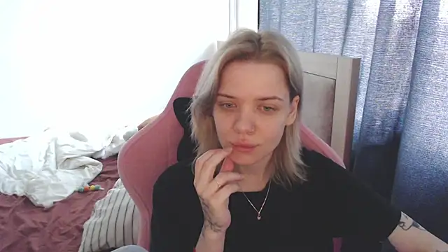 Snapshot of TenderChloe chatting on 05.30.26 TenderChloe online show from 05.30.26