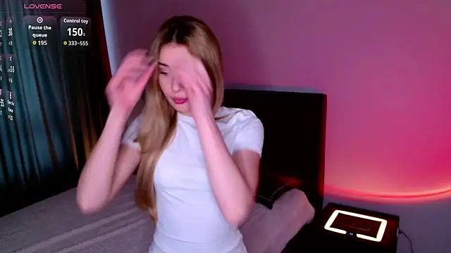 LulyDOLL online show from 04.22.26