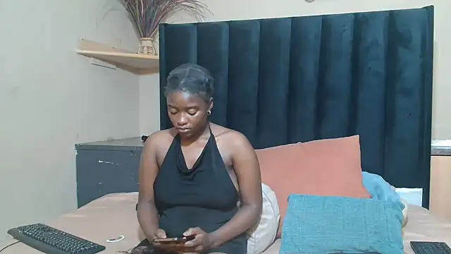 Snapshot of SexySlimMelanin7 chatting on 07.14.26 SexySlimMelanin7 online show from 07.14.26