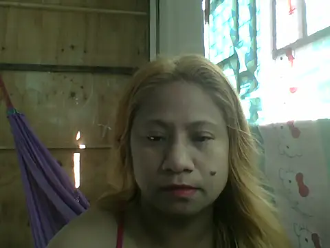 Snapshot of PinayChristine chatting on 04.04.26 PinayChristine online show from 04.04.26