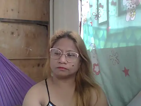 Snapshot of PinayChristine chatting on 05.02.26 PinayChristine online show from 05.02.26