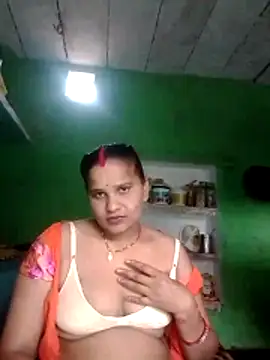 Snapshot of Shivani09900 chatting on 06.14.26 Shivani09900 online show from 06.14.26