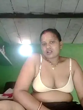 Snapshot of Shivani09900 chatting on 06.16.26 Shivani09900 online show from 06.16.26