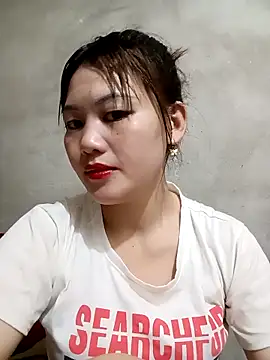 Snapshot of meg_06 chatting on 05.12.26 meg 06 online show from 05.12.26