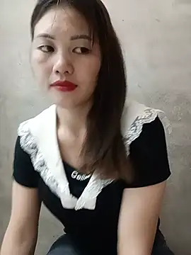 Snapshot of meg_06 chatting on 05.23.26 meg 06 online show from 05.23.26