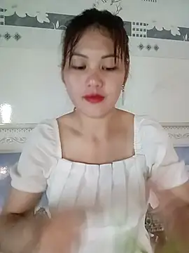 Snapshot of meg_06 chatting on 05.24.26 meg 06 online show from 05.24.26