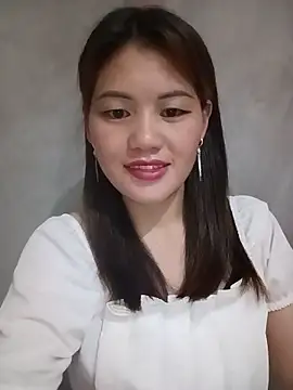 Snapshot of meg_06 chatting on 06.15.26 meg 06 online show from 06.15.26
