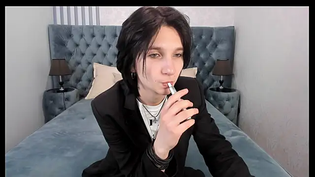 Snapshot of AdonBev chatting on 05.20.26 AdonBev online show from 05.20.26