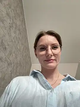 Snapshot of FReyja_44 chatting on 04.15.26 FReyja 44 online show from 04.15.26
