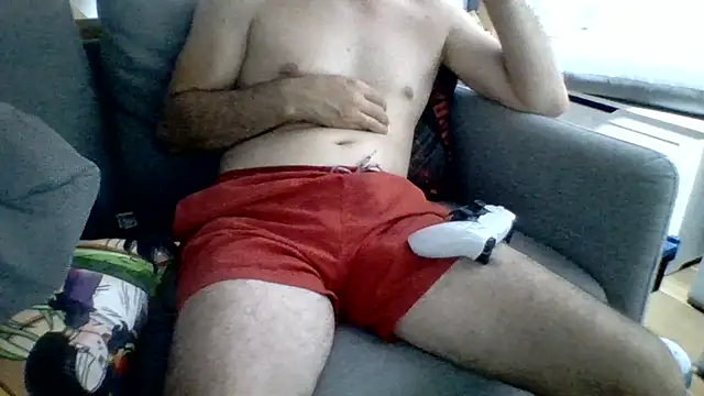 Snapshot of ACruoreX chatting on 07.19.26 ACruoreX online show from 07.19.26