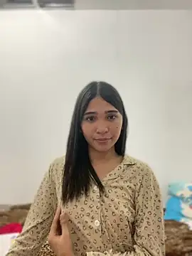 Snapshot of allaboutlara_ chatting on 03.27.26 allaboutlara online show from 03.27.26