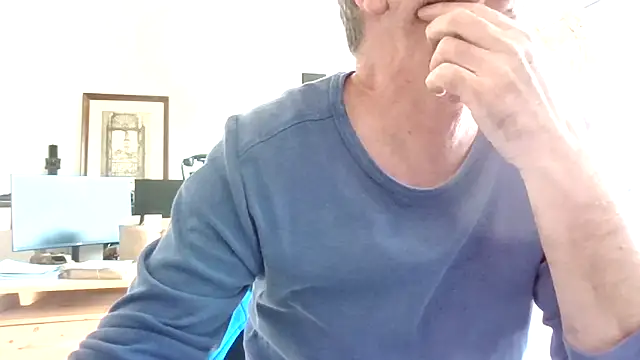 Snapshot of HotLucas66 chatting on 04.01.26 HotLucas66 online show from 04.01.26