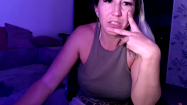 kendra peach online show from 03.25.26