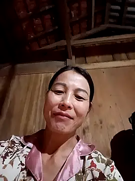 Snapshot of -Numin- chatting on 03.25.26 -Numin- online show from 03.25.26