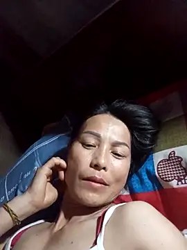 Snapshot of -Numin- chatting on 04.05.26 -Numin- online show from 04.05.26