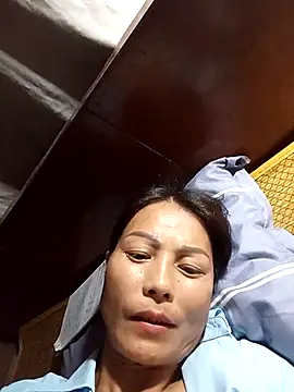 Snapshot of -Numin- chatting on 04.09.26 -Numin- online show from 04.09.26