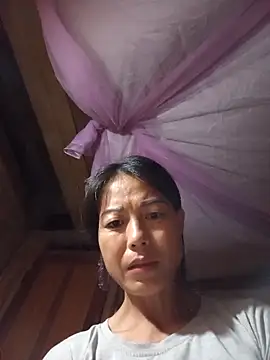 Snapshot of -Numin- chatting on 05.22.26 -Numin- online show from 05.22.26