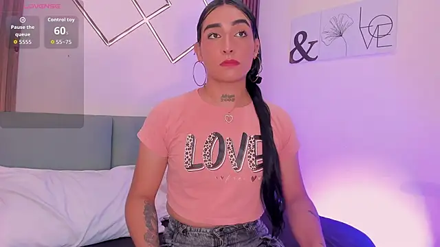 Snapshot of Skarlet_Ruiz_ chatting on 04.07.26 Skarlet Ruiz online show from 04.07.26