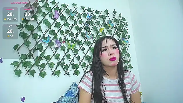 Snapshot of lizeth_wong chatting on 06.23.26 lizeth wong online show from 06.23.26