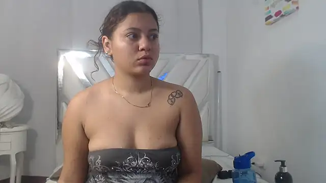 Snapshot of AlannaHarper chatting on 06.20.26 AlannaHarper online show from 06.20.26