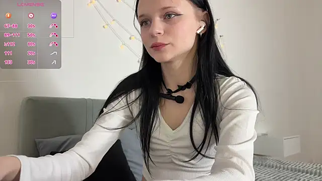 Snapshot of meowchaa chatting on 04.21.26 meowchaa online show from 04.21.26