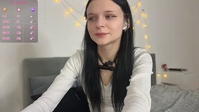 Snapshot of meowchaa chatting on 04.27.26 meowchaa online show from 04.27.26