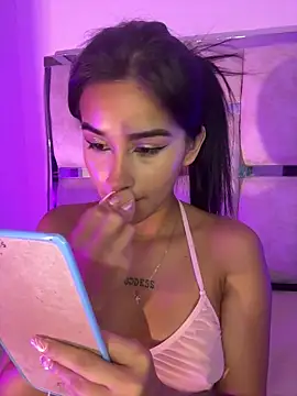 Snapshot of Lizzy_Bonnie chatting on 05.19.26 Lizzy Bonnie online show from 05.19.26
