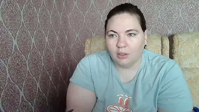 Snapshot of ElviraOreilllyX chatting on 04.18.26 ElviraOreilllyX online show from 04.18.26