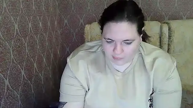 Snapshot of ElviraOreilllyX chatting on 04.22.26 ElviraOreilllyX online show from 04.22.26