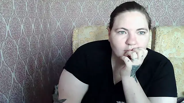Snapshot of ElviraOreilllyX chatting on 05.14.26 ElviraOreilllyX online show from 05.14.26