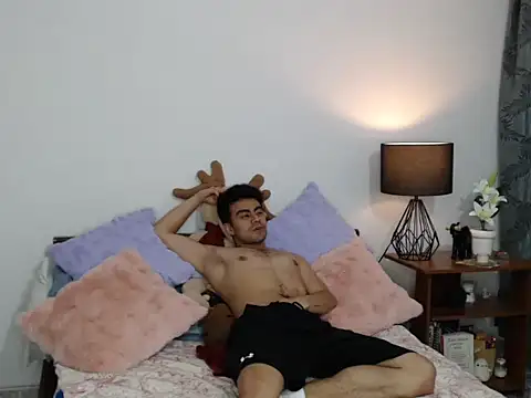 santiago luxx online show from 04.01.26