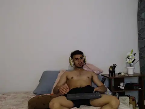 santiago luxx online show from 04.06.26