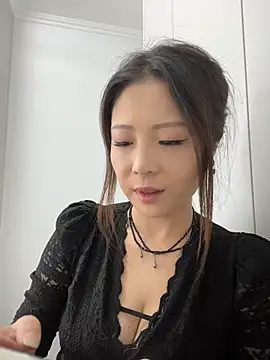Snapshot of Lola666999 chatting on 04.24.26 Lola666999 online show from 04.24.26