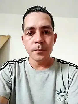 Snapshot of Gabriel_leon33 chatting on 06.14.26 Gabriel leon33 online show from 06.14.26