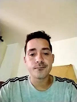 Snapshot of Gabriel_leon33 chatting on 06.18.26 Gabriel leon33 online show from 06.18.26