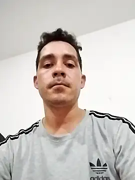 Snapshot of Gabriel_leon33 chatting on 06.19.26 Gabriel leon33 online show from 06.19.26