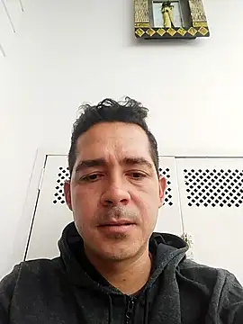 Snapshot of Gabriel_leon33 chatting on 06.24.26 Gabriel leon33 online show from 06.24.26