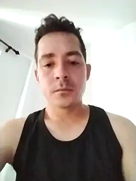Snapshot of Gabriel_leon33 chatting on 06.25.26 Gabriel leon33 online show from 06.25.26