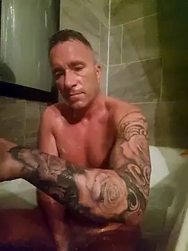 Snapshot of Cutecamboy4you chatting on 04.17.26 Cutecamboy4you online show from 04.17.26